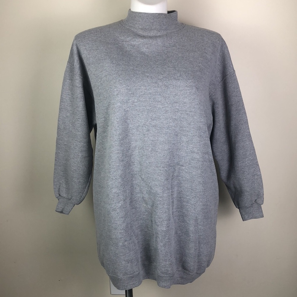 Chic Vintage 90s Oversized Gray Sweatshirt - Picture 2 of 10